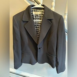 Tahari black size 8 blazer